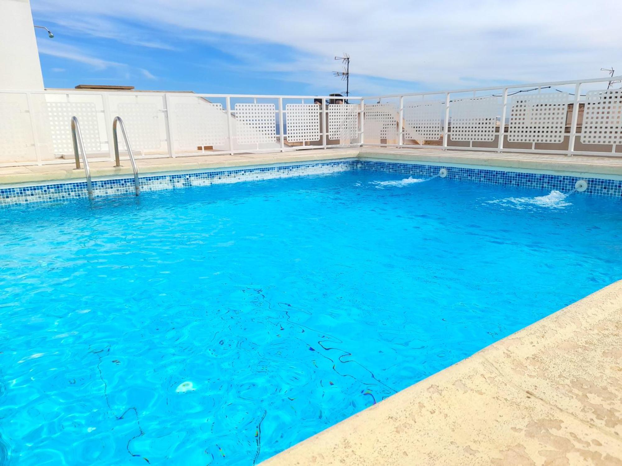 Apartamento Con Piscina Cerca De La Playa Гаруча Екстериор снимка